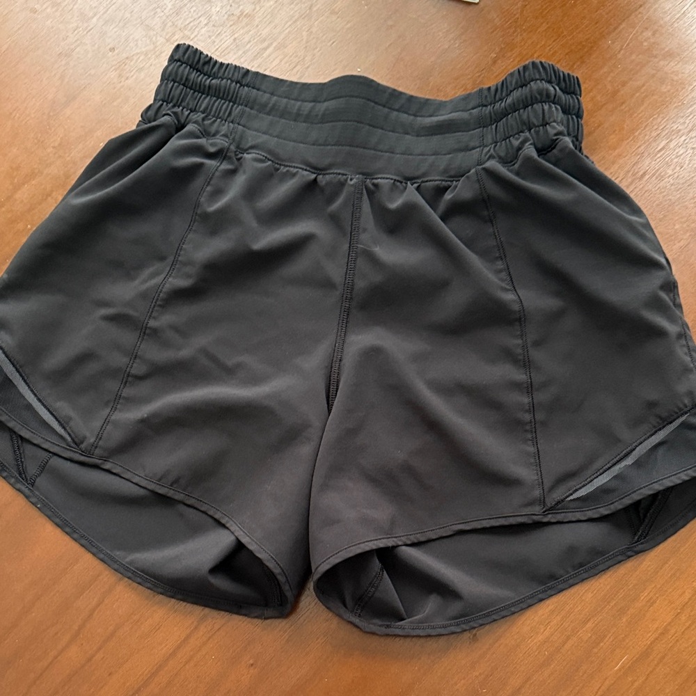 Lululemon Hotty Hot 4” Black HR run shorts